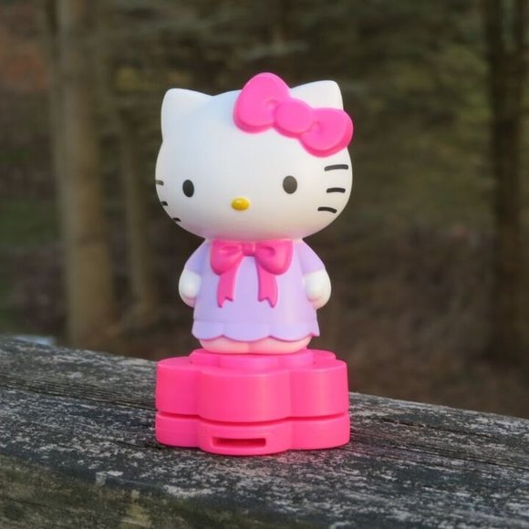 Hello Kitty Sanrio McDonald's 2015 Hello Kitty Paper Puncher Hearts - BROKEN - Picture 2 of 13